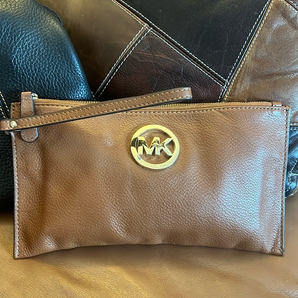 Michael Kors Fulton Wristlet in ACORN - Picture 1 of 6